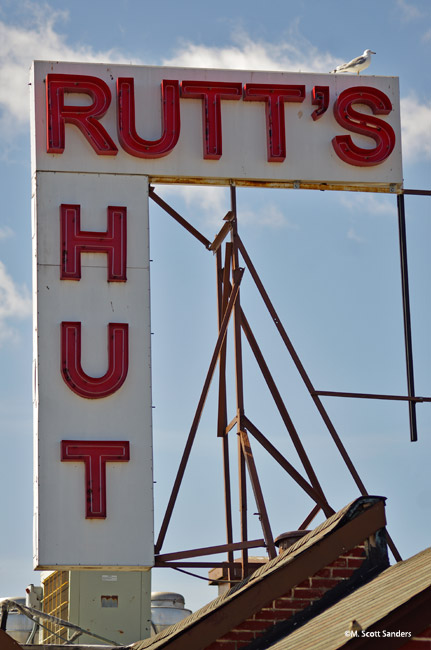 Rutts Hut Hot Dogs Sign, Clifton, NJ