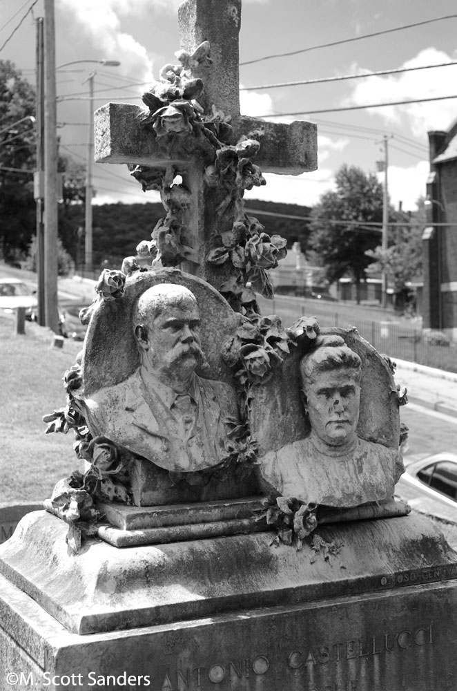 Castellucci Grave