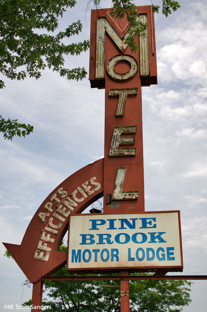 Pine Brook Motor Lodge